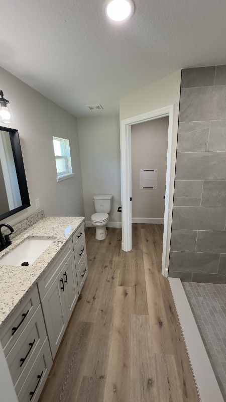 303 East Oak Street - Photo 3 of 7