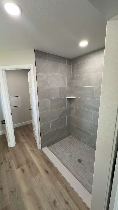 303 East Oak Street - Photo 4 of 7