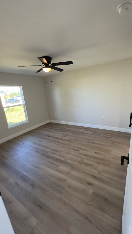 303 East Oak Street - Photo 6 of 7