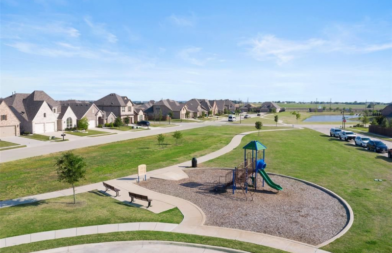 1213 Glacier Court - Photo 2 of 20