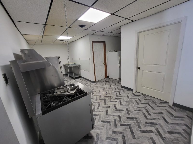 373 Munson Ave - Photo 7 of 17