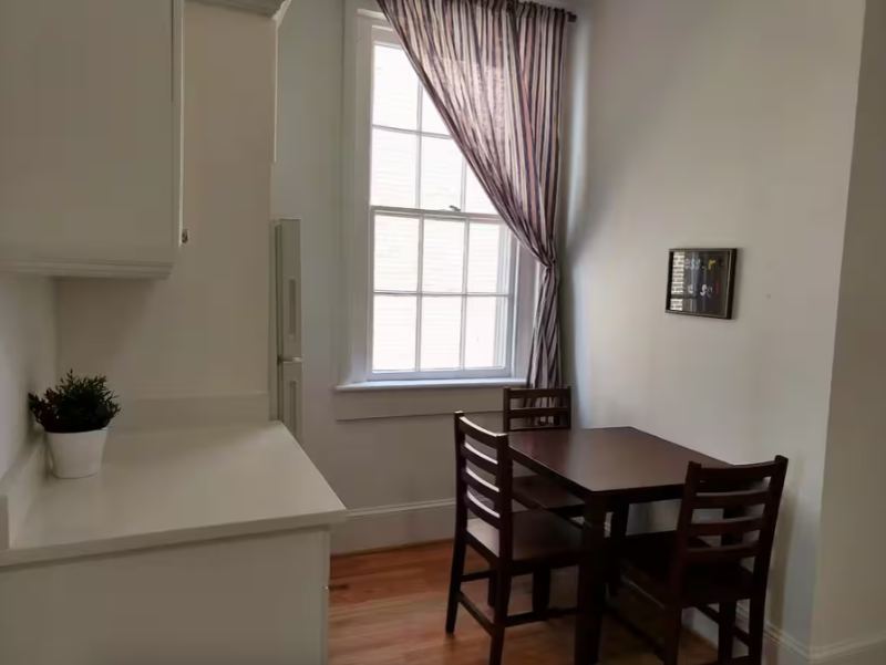 131 C Street Southeast #1 - Photo 6 of 10