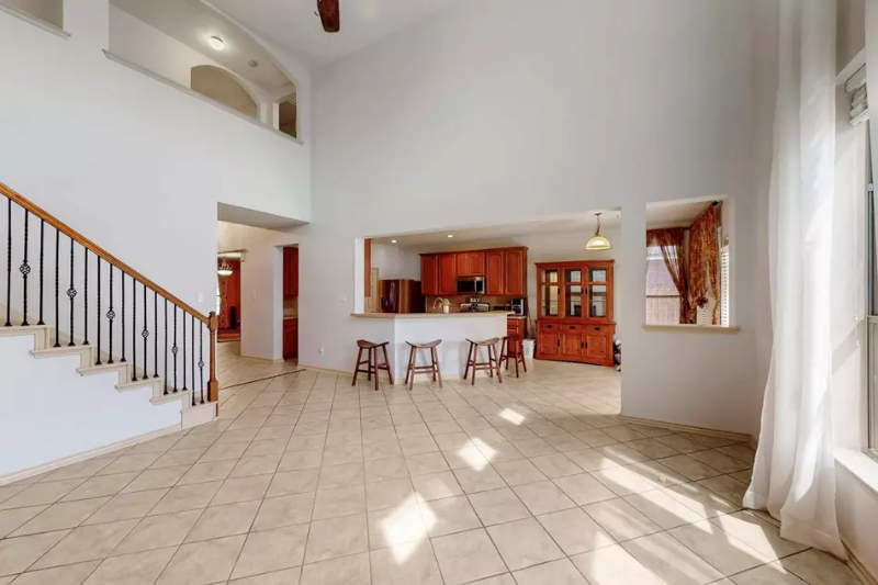 1312 Cattle Crossing Drive - Photo 3 of 12