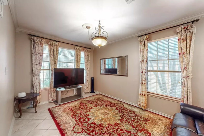 1312 Cattle Crossing Drive - Photo 4 of 12