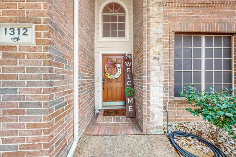 1312 Cattle Crossing Drive - Photo 7 of 12