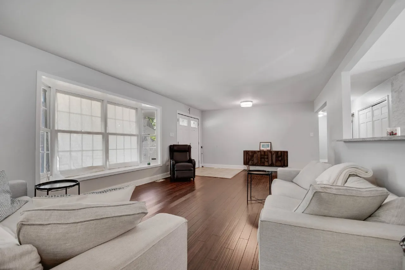 837 Hamlin Avenue - Photo 3 of 18