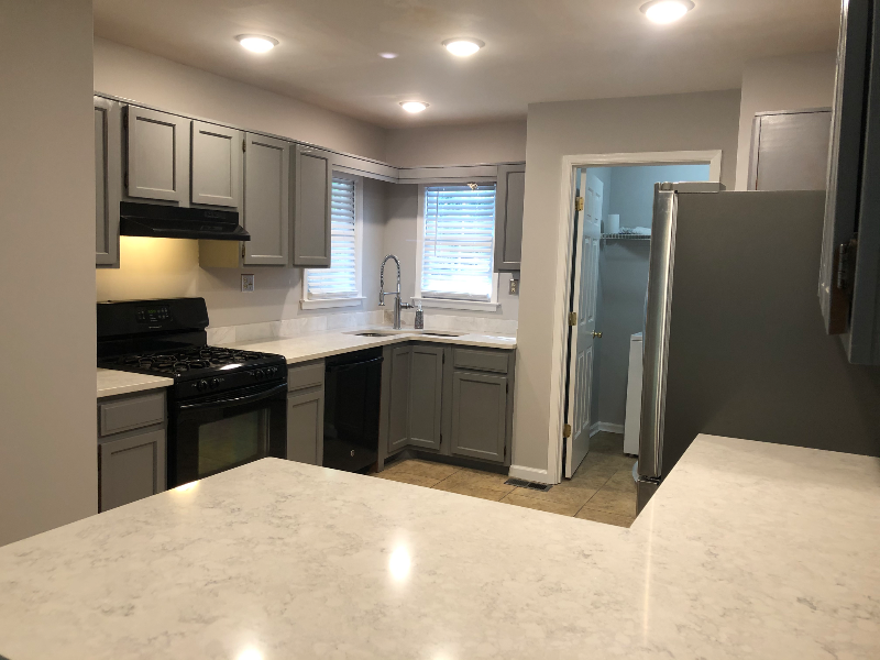 1691 Paddlewheel Drive Northeast - Photo 2 of 6