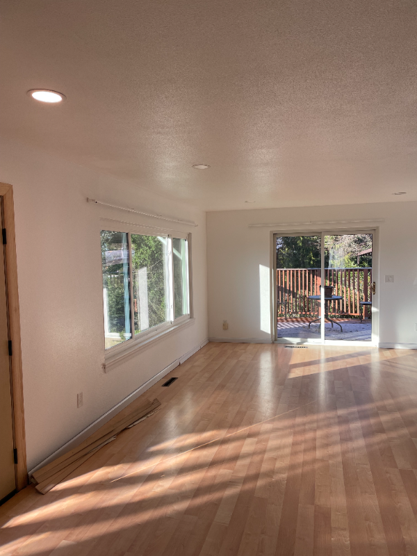 129 126th St E - Photo 3 of 12