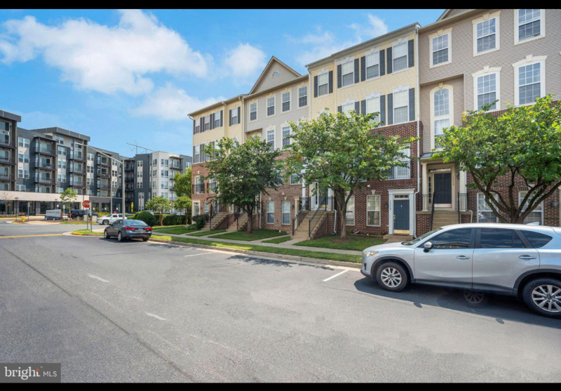 15504 John Diskin Cir - Photo 2 of 19