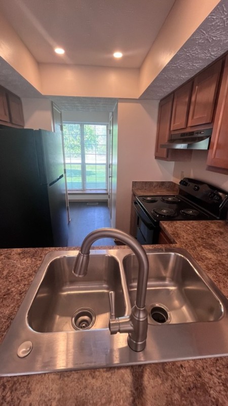 1318 Lane on the Lake - Photo 2 of 9