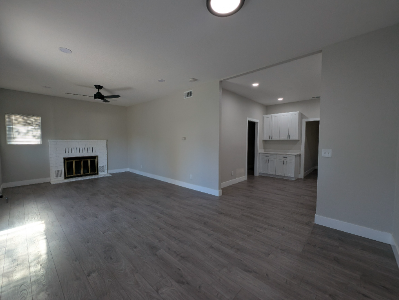 1626 Bridge St - Photo 2 of 11