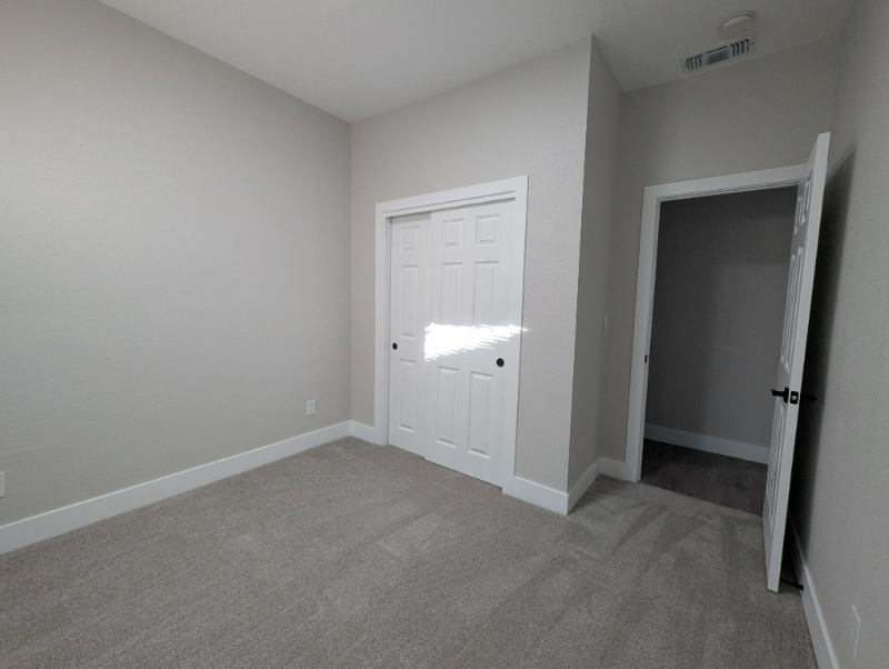 1626 Bridge St - Photo 6 of 11