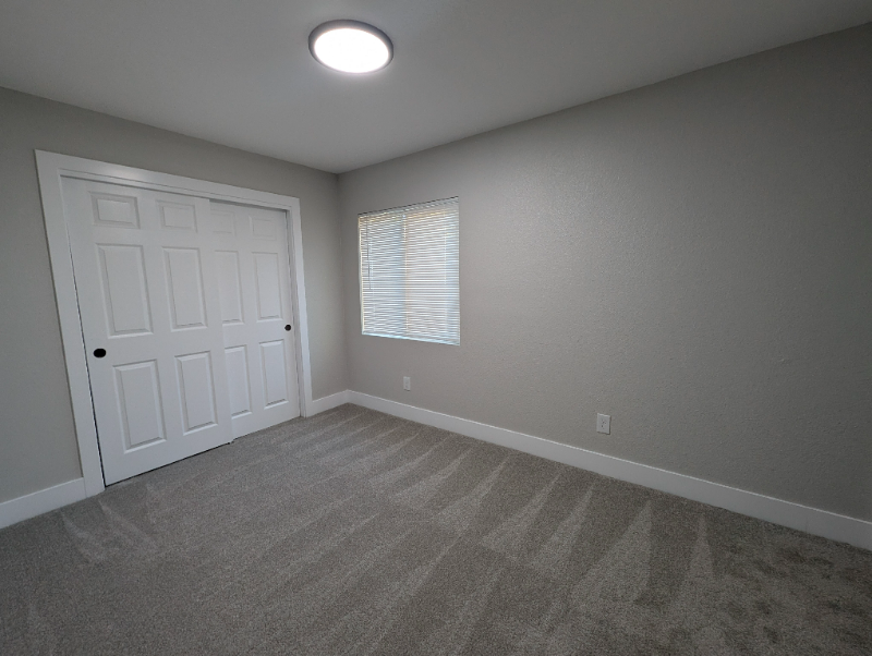 1626 Bridge St - Photo 7 of 11