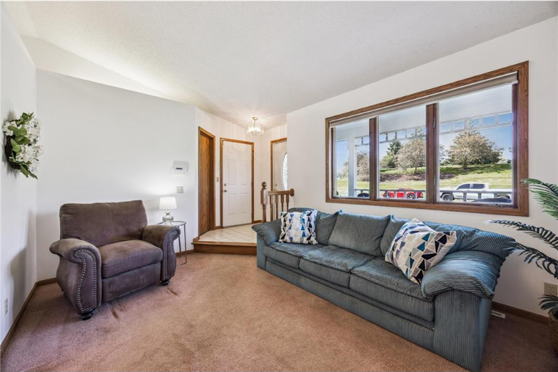 4970 Boyd Avenue - Photo 4 of 20