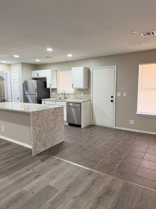 6128 S Madison Pl - Photo 5 of 18