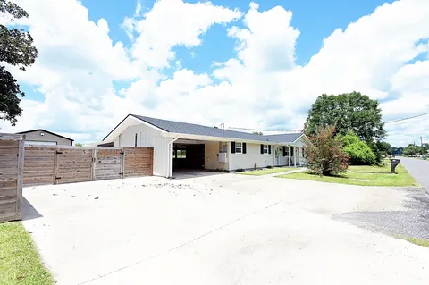 152 Bayou Vista Drive - Photo 2 of 17