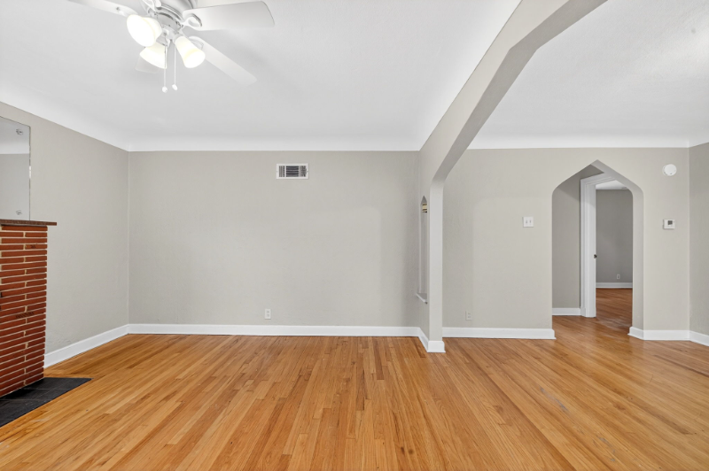 3653 Eminence Blvd - Photo 2 of 16