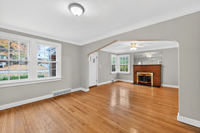 3653 Eminence Blvd - Photo 4 of 16