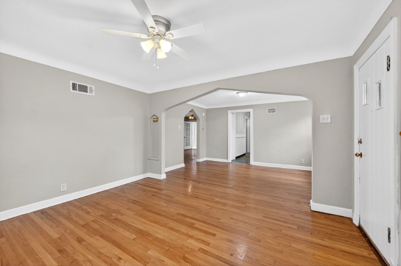 3653 Eminence Blvd - Photo 5 of 16