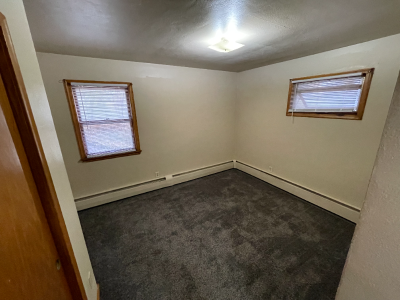 616 Ivy Ave E #1 - Photo 3 of 6