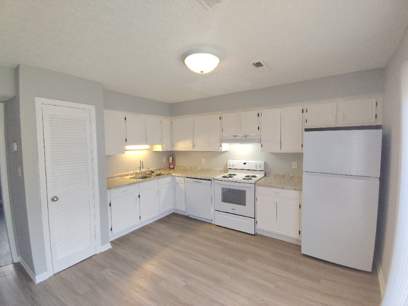 33 Fonda Drive - Photo 3 of 12