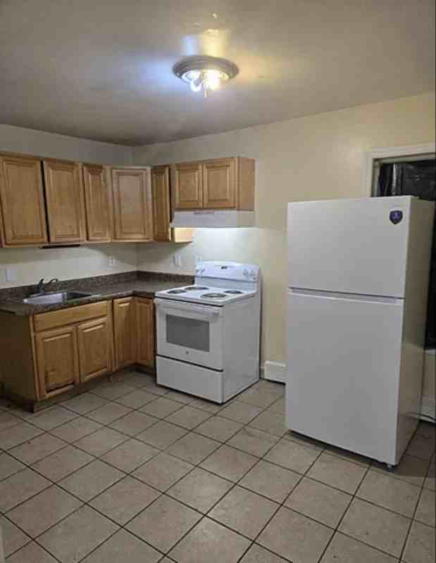 7 Jones St #1A - Photo 3 of 12