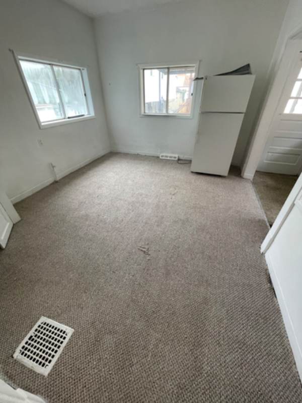 1247 Leishman Ave - Photo 7 of 8