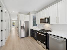 featured image of 2818 W Fletcher St #1