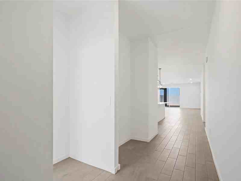 2542 E Fortana Dr - Photo 2 of 29