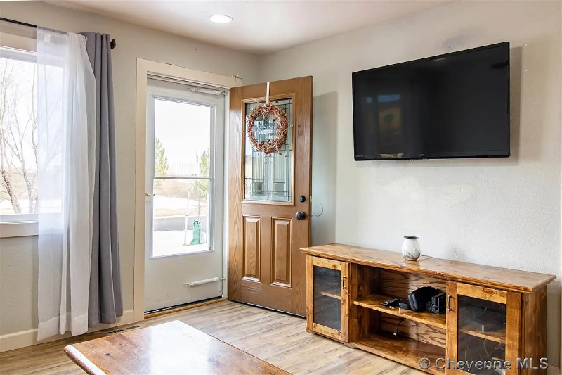 620 Alexander Ave - Photo 2 of 20