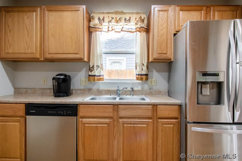 620 Alexander Ave - Photo 5 of 20