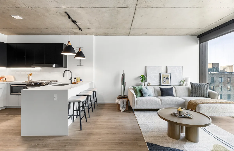 219 N Elizabeth St - Photo 4 of 17