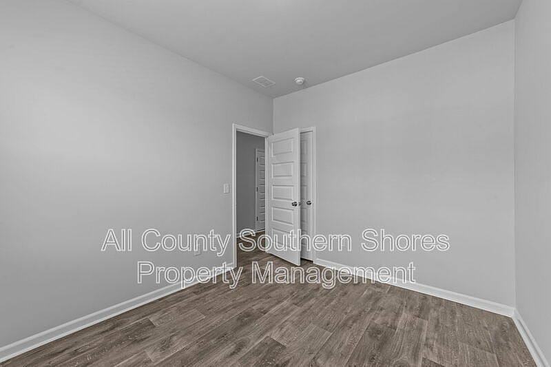 136 Talladega Drive - Photo 7 of 10