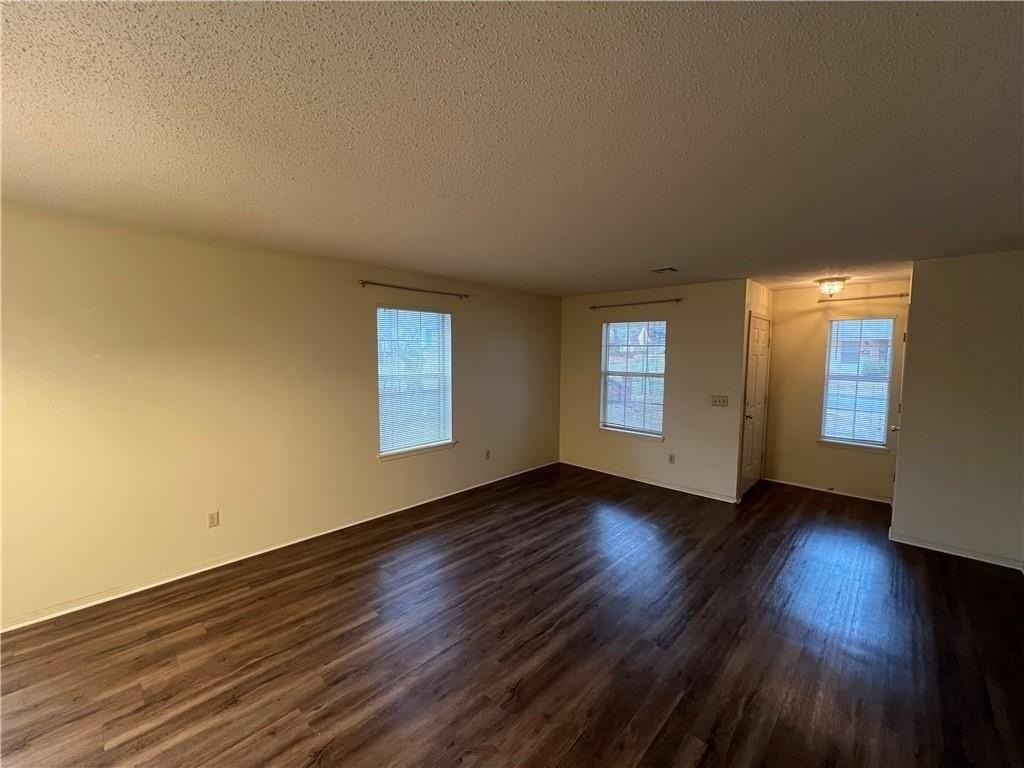 323 S 11th Pl - Photo 3 of 14