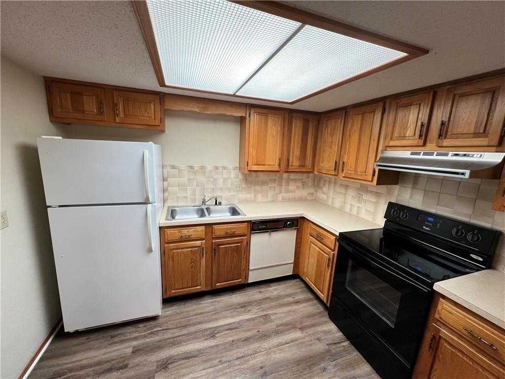 323 S 11th Pl - Photo 5 of 14