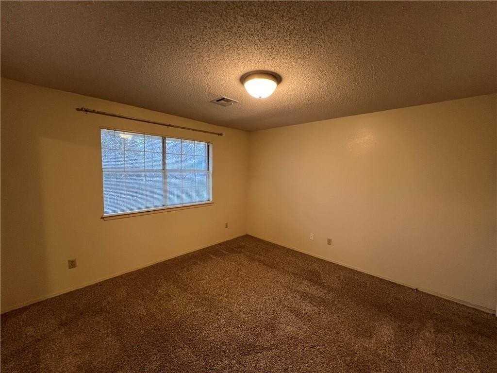 323 S 11th Pl - Photo 6 of 14