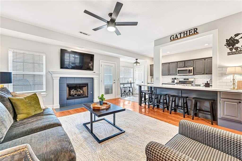 701 Sw Maidstone Ave - Photo 2 of 35