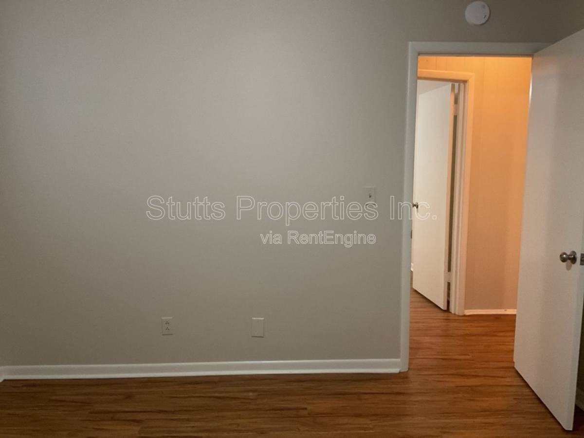 2511 Evergreen Ave - Photo 2 of 10