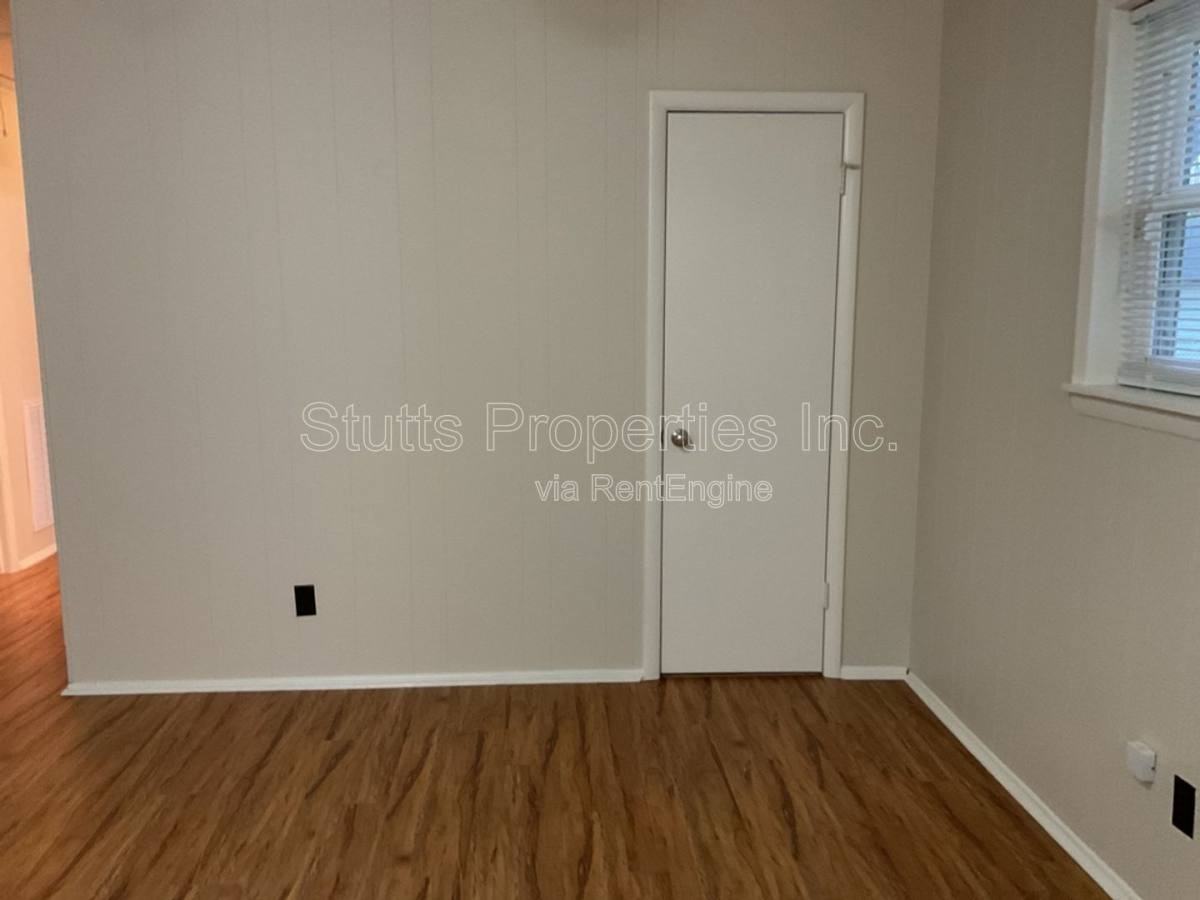 2511 Evergreen Ave - Photo 6 of 10