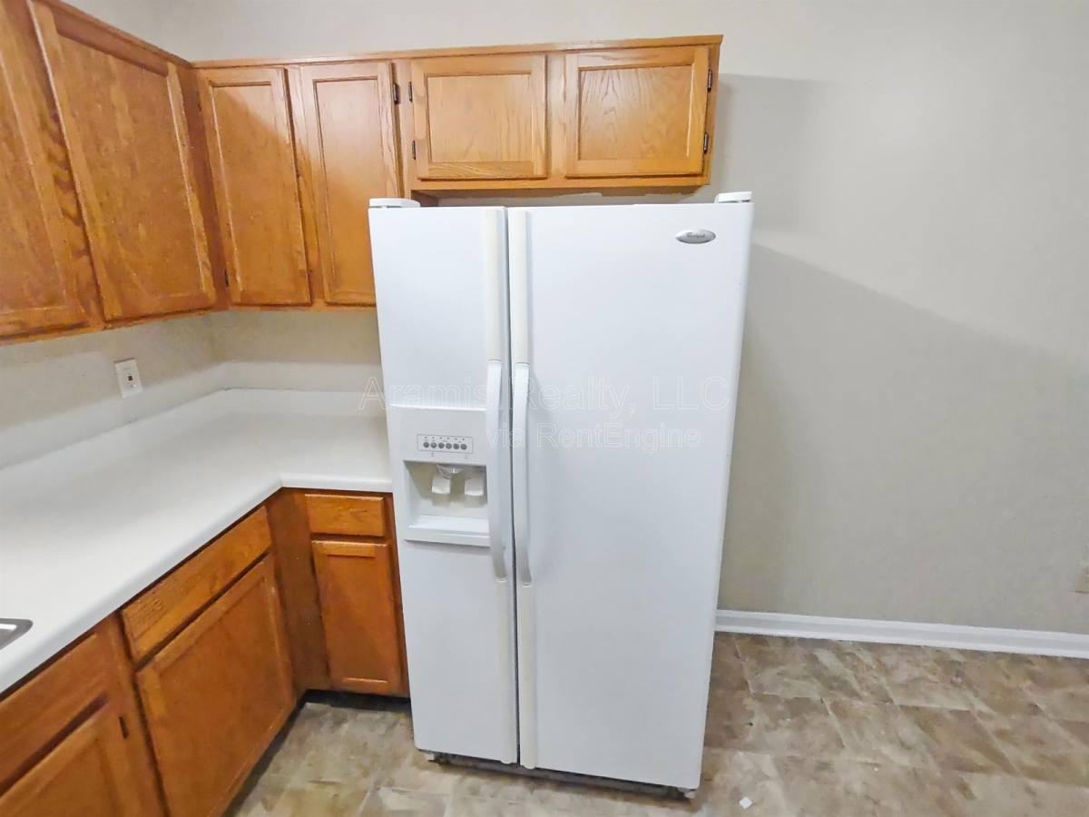 117 Oriole Dr - Photo 5 of 10