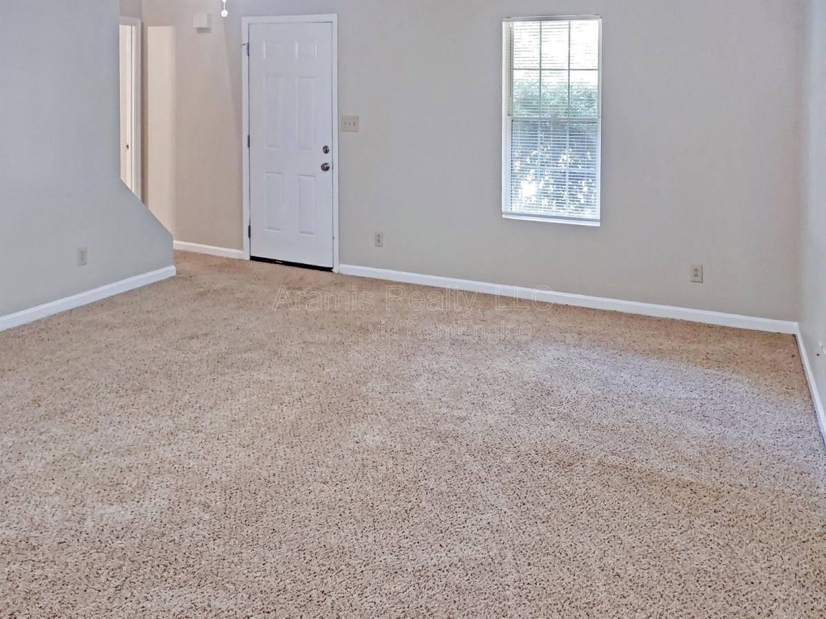 117 Oriole Dr - Photo 6 of 10