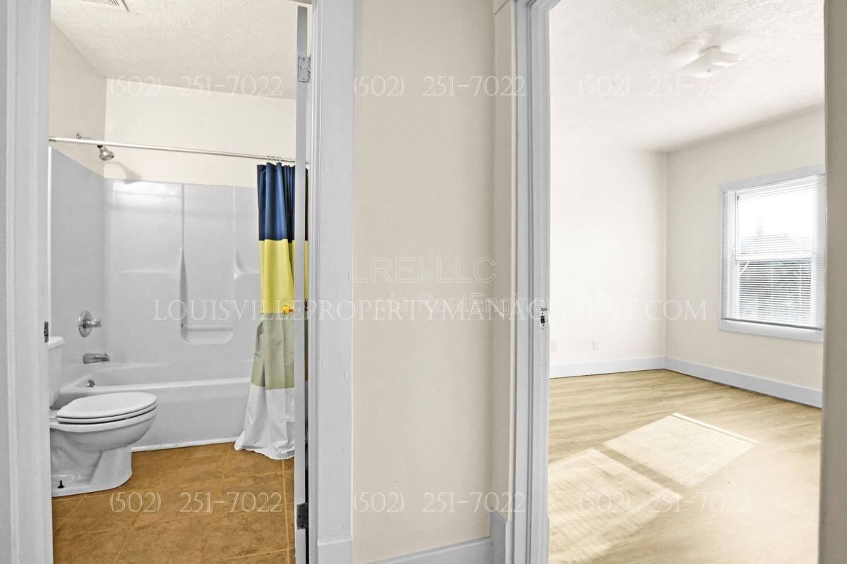 1273 S Clay St #4 - Photo 5 of 10