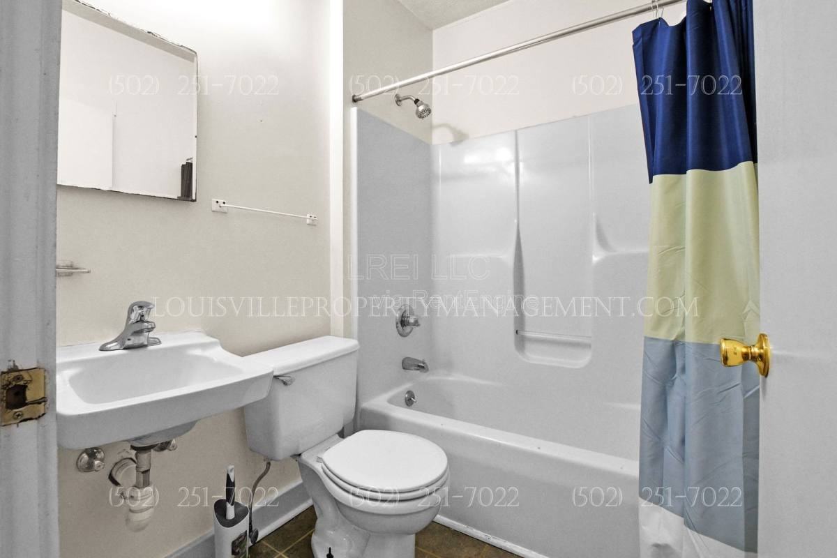 1273 S Clay St #4 - Photo 7 of 10