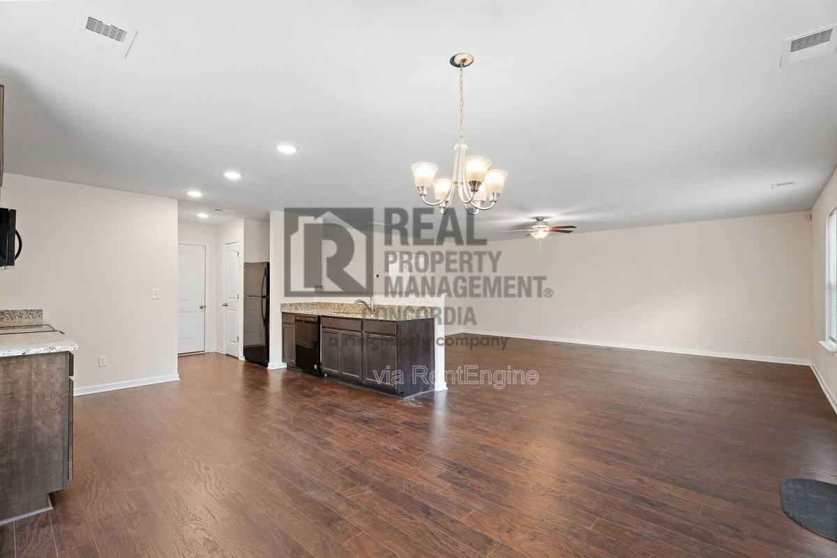 317 Sportsman Drive - Photo 6 of 10