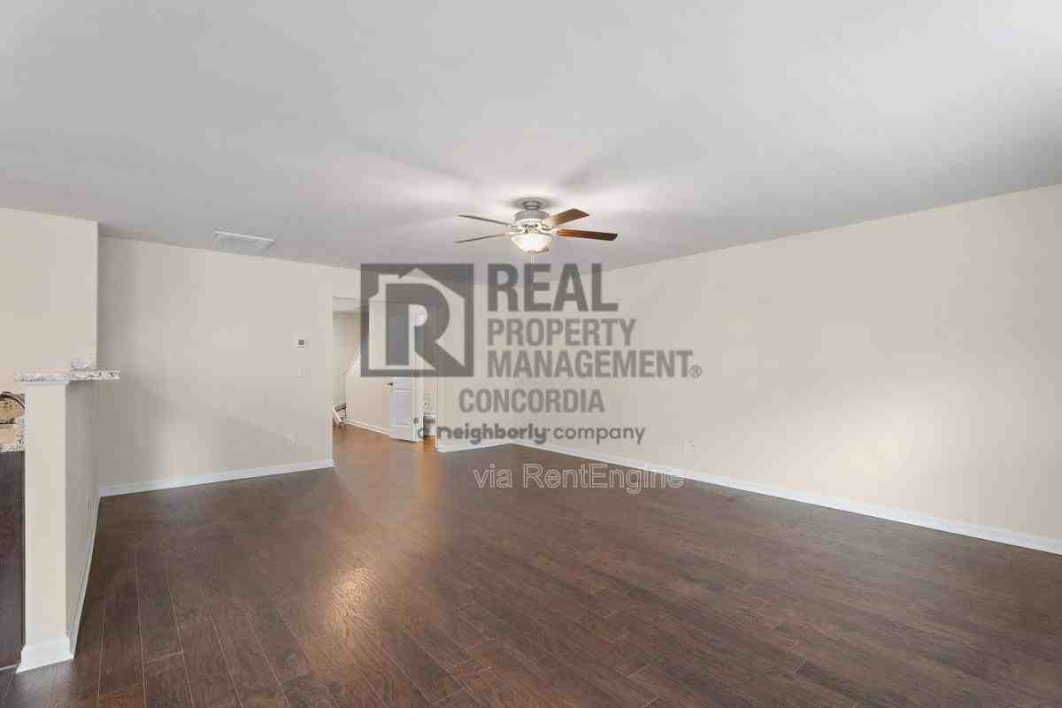 317 Sportsman Drive - Photo 7 of 10