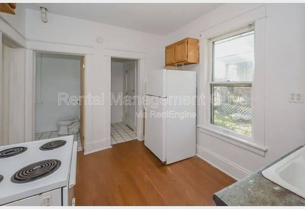 650 Central Ave W - Photo 2 of 10