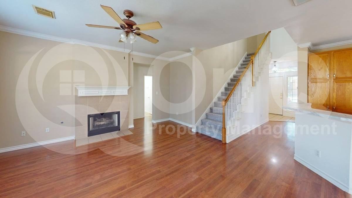 1716 Rosenborough Lane South - Photo 6 of 10