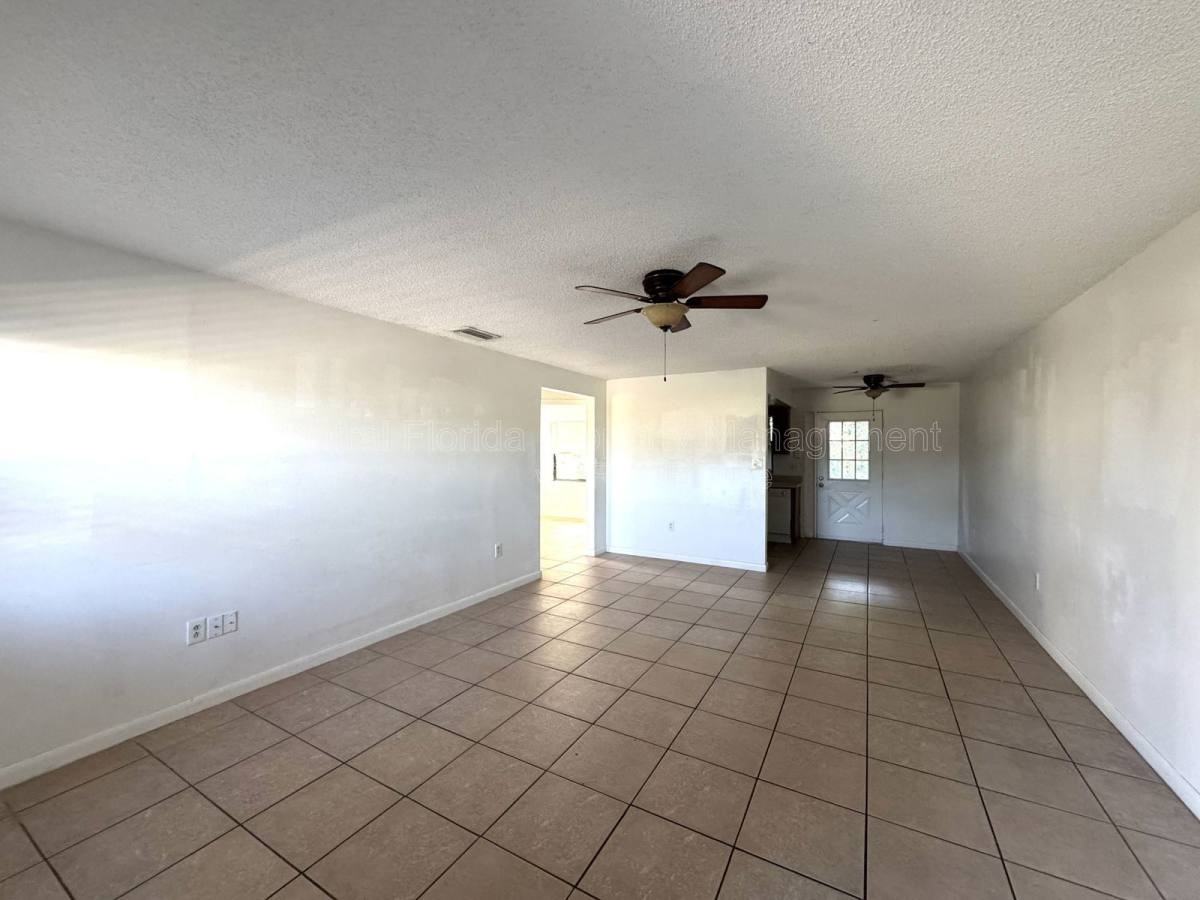 2316 Bryan St - Photo 2 of 10