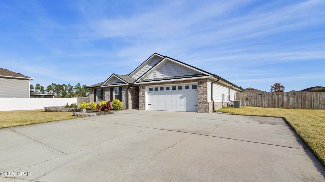 3214 Caitlin St - Photo 2 of 46