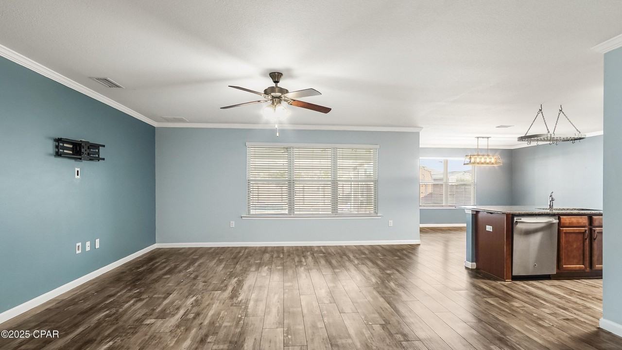 3214 Caitlin St - Photo 5 of 46